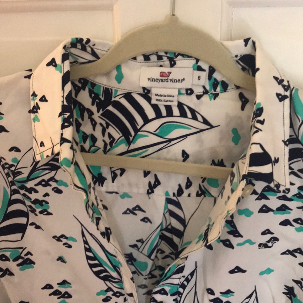Vineyards Vines sailing popover buttondown